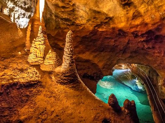 roserockschool | Jenolan Caves Tour: Discovering the wonders of Jenolan Caves.